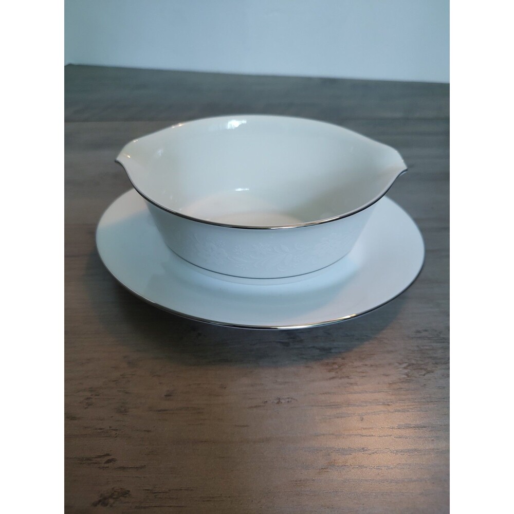 NORITAKE CHINA RANIER 6909 GRAVY BOAT W/UNDERPLATE